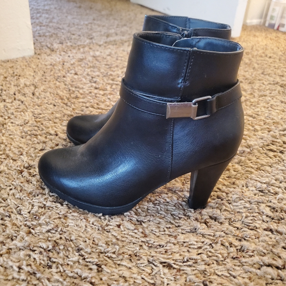 White Mountain Ankle Boots with Heel